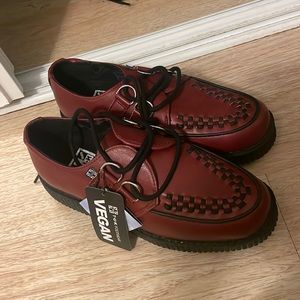 Dark Red Creepers